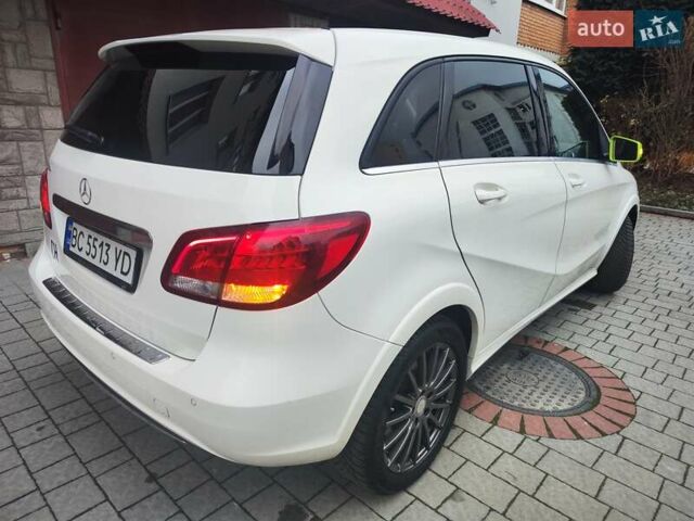 Белый Мерседес Б-класс, объемом двигателя 0 л и пробегом 60 тыс. км за 9999 $, фото 17 на Automoto.ua