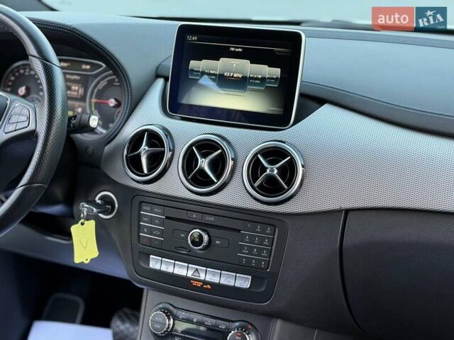 Белый Мерседес Б-класс, объемом двигателя 0 л и пробегом 90 тыс. км за 9800 $, фото 41 на Automoto.ua