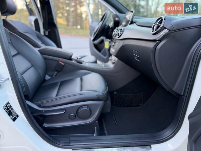 Белый Мерседес Б-класс, объемом двигателя 0 л и пробегом 90 тыс. км за 9800 $, фото 39 на Automoto.ua