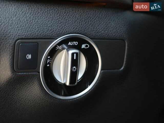 Білий Мерседес Б-клас, об'ємом двигуна 0 л та пробігом 137 тис. км за 14500 $, фото 21 на Automoto.ua