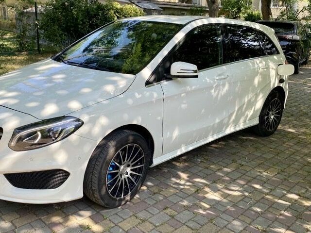 Белый Мерседес Б-класс, объемом двигателя 0 л и пробегом 57 тыс. км за 13900 $, фото 19 на Automoto.ua