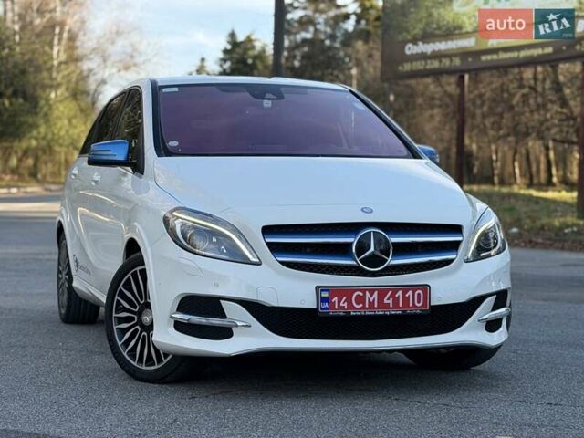 Белый Мерседес Б-класс, объемом двигателя 0 л и пробегом 90 тыс. км за 9800 $, фото 1 на Automoto.ua