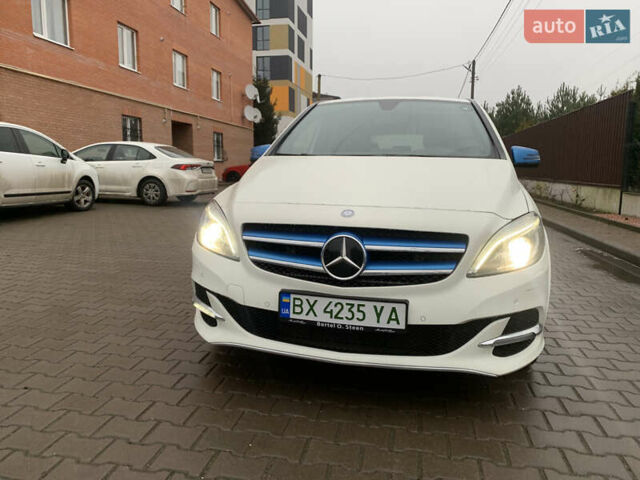 Белый Мерседес Б-класс, объемом двигателя 0 л и пробегом 99 тыс. км за 10350 $, фото 10 на Automoto.ua