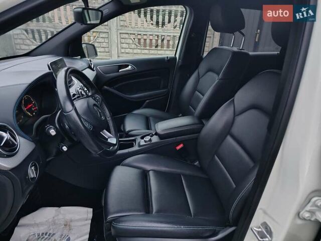 Білий Мерседес Б-клас, об'ємом двигуна 0 л та пробігом 112 тис. км за 9900 $, фото 11 на Automoto.ua