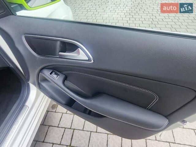 Белый Мерседес Б-класс, объемом двигателя 0 л и пробегом 60 тыс. км за 9999 $, фото 45 на Automoto.ua