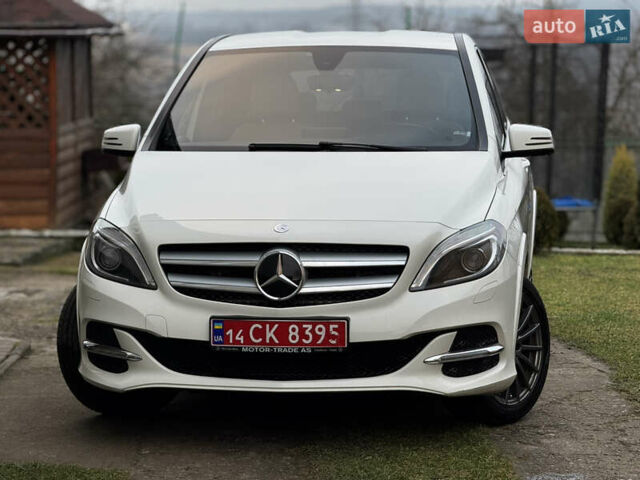 Белый Мерседес Б-класс, объемом двигателя 0 л и пробегом 117 тыс. км за 10550 $, фото 12 на Automoto.ua