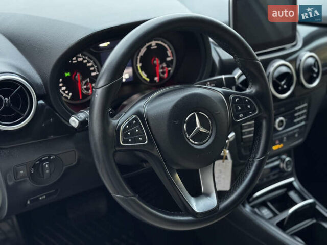 Белый Мерседес Б-класс, объемом двигателя 0 л и пробегом 117 тыс. км за 10550 $, фото 29 на Automoto.ua