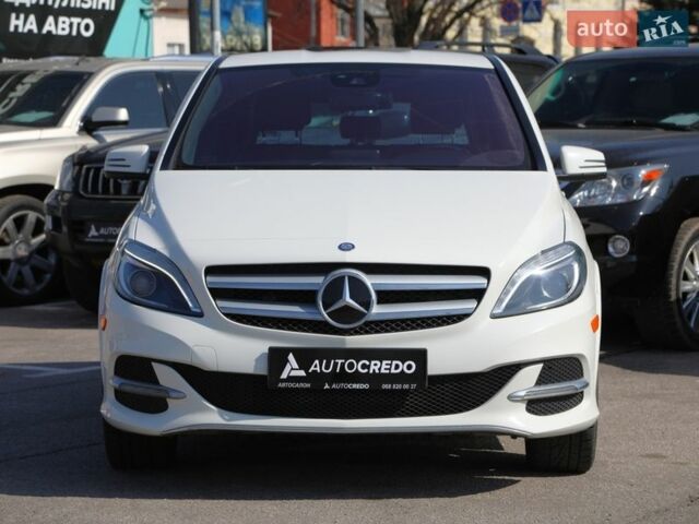 Білий Мерседес Б-клас, об'ємом двигуна 0 л та пробігом 137 тис. км за 14500 $, фото 1 на Automoto.ua