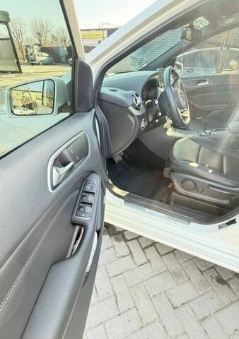 Білий Мерседес Б-клас, об'ємом двигуна 0 л та пробігом 94 тис. км за 12500 $, фото 20 на Automoto.ua