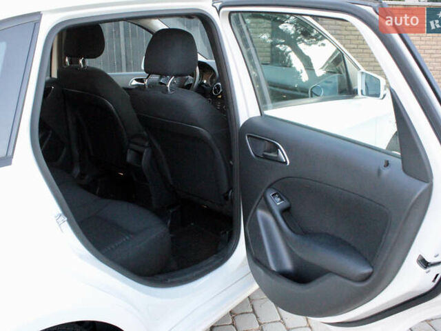 Белый Мерседес Б-класс, объемом двигателя 1.5 л и пробегом 178 тыс. км за 14500 $, фото 21 на Automoto.ua