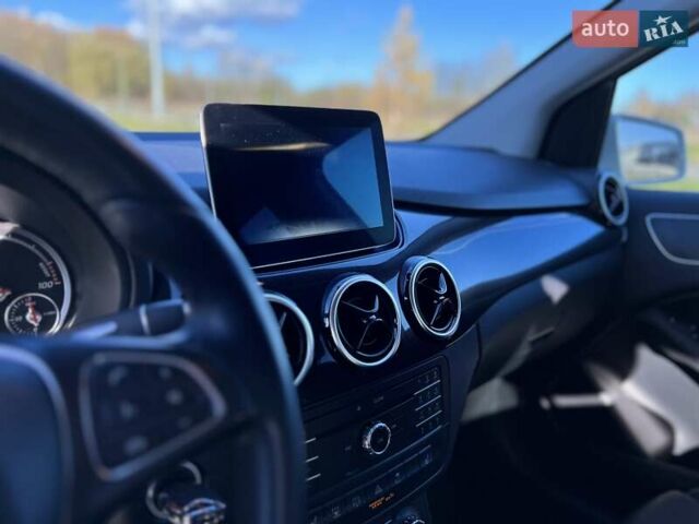 Белый Мерседес Б-класс, объемом двигателя 0 л и пробегом 92 тыс. км за 11900 $, фото 23 на Automoto.ua