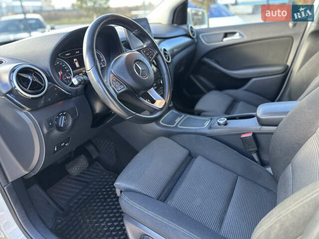 Білий Мерседес Б-клас, об'ємом двигуна 0 л та пробігом 63 тис. км за 11900 $, фото 17 на Automoto.ua