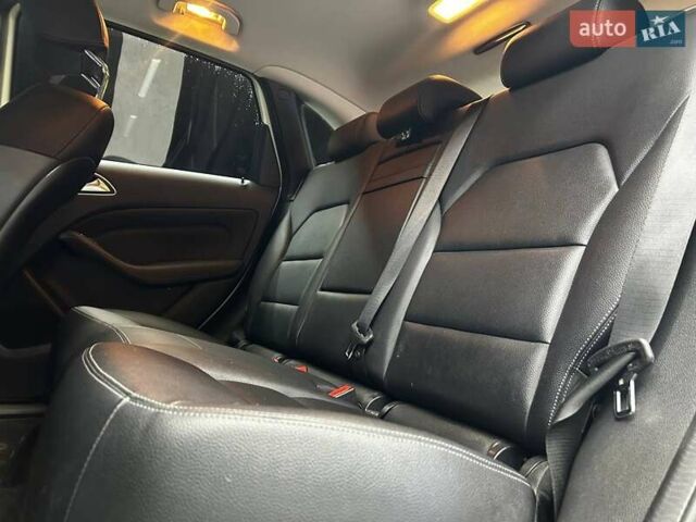 Белый Мерседес Б-класс, объемом двигателя 0 л и пробегом 120 тыс. км за 11800 $, фото 15 на Automoto.ua