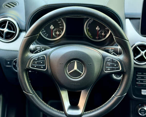 Мерседес Б-класс 2016 в Львове на Automoto.ua Белый Мерседес Б-класс, объемом двигателя 0 л и пробегом 75 тыс. км за 11900 $, фото 10 на Automoto.ua