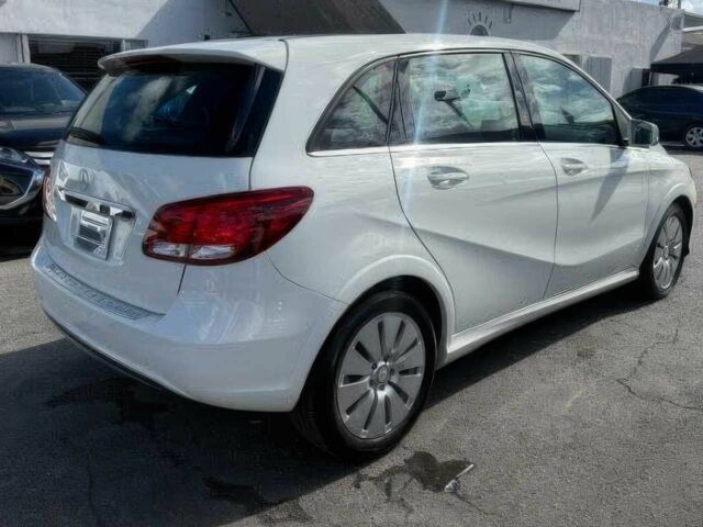 Белый Мерседес Б-класс, объемом двигателя 0 л и пробегом 79 тыс. км за 7000 $, фото 3 на Automoto.ua