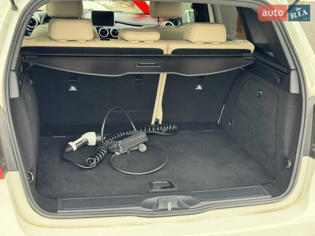 Білий Мерседес Б-клас, об'ємом двигуна 0 л та пробігом 118 тис. км за 10550 $, фото 41 на Automoto.ua