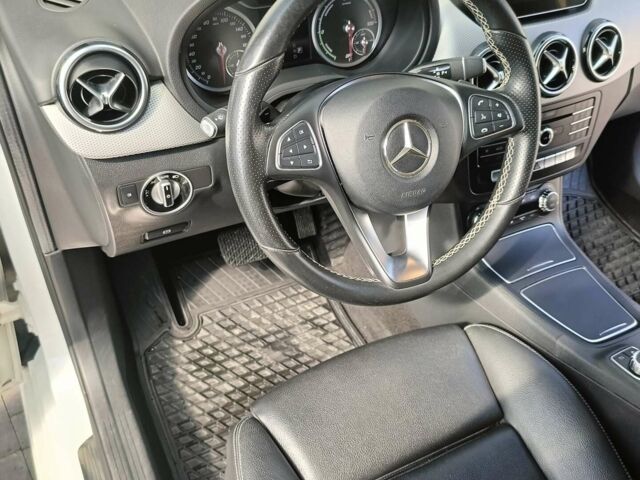 Белый Мерседес Б-класс, объемом двигателя 0 л и пробегом 87 тыс. км за 14600 $, фото 15 на Automoto.ua