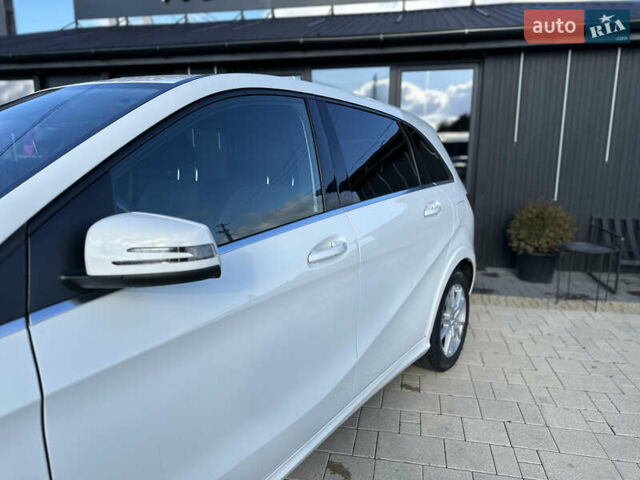 Білий Мерседес Б-клас, об'ємом двигуна 0 л та пробігом 63 тис. км за 11900 $, фото 3 на Automoto.ua