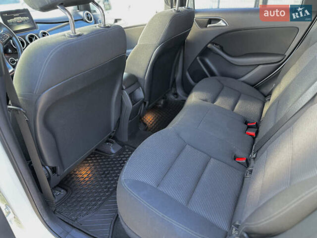 Білий Мерседес Б-клас, об'ємом двигуна 0 л та пробігом 63 тис. км за 11900 $, фото 18 на Automoto.ua