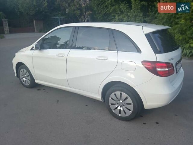 Мерседес Б-класс 2016 в Львове на Automoto.ua Белый Мерседес Б-класс, объемом двигателя 0 л и пробегом 120 тыс. км за 8700 $, фото 4 на Automoto.ua