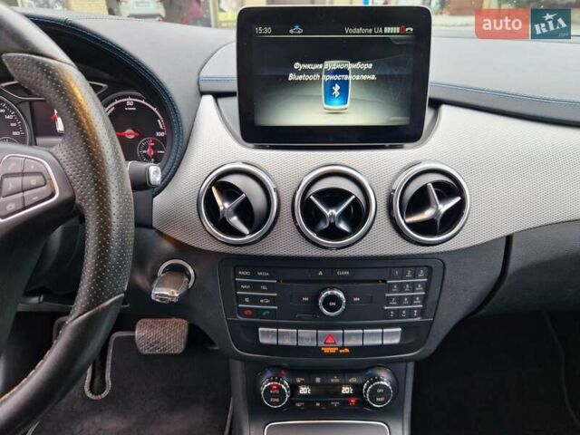 Мерседес Б-клас 2016 у Дніпро (Дніпропетровську) на Automoto.ua Білий Мерседес Б-клас, об'ємом двигуна 0 л та пробігом 99 тис. км за 11999 $, фото 19 на Automoto.ua