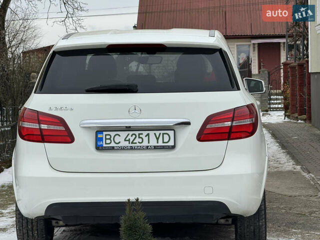Білий Мерседес Б-клас, об'ємом двигуна 0 л та пробігом 118 тис. км за 10550 $, фото 24 на Automoto.ua