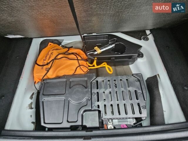 Білий Мерседес Б-клас, об'ємом двигуна 0 л та пробігом 179 тис. км за 9000 $, фото 46 на Automoto.ua