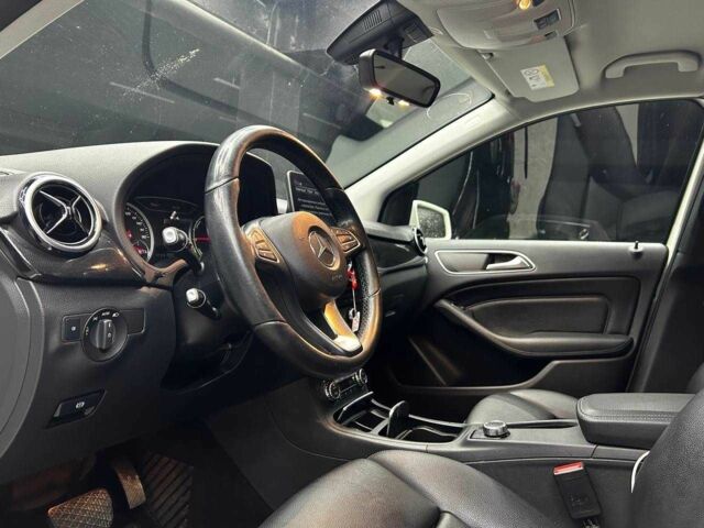 Білий Мерседес Б-клас, об'ємом двигуна 0 л та пробігом 120 тис. км за 11800 $, фото 20 на Automoto.ua