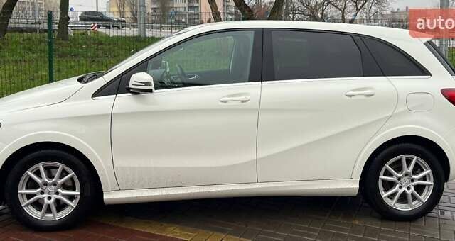 Белый Мерседес Б-класс, объемом двигателя 0 л и пробегом 96 тыс. км за 10999 $, фото 5 на Automoto.ua