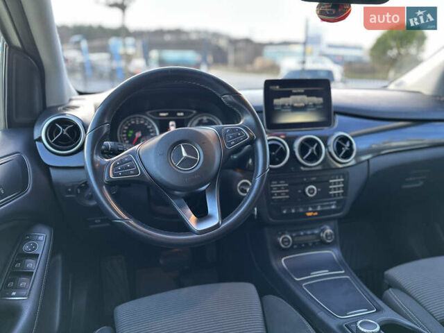 Білий Мерседес Б-клас, об'ємом двигуна 0 л та пробігом 63 тис. км за 11900 $, фото 23 на Automoto.ua