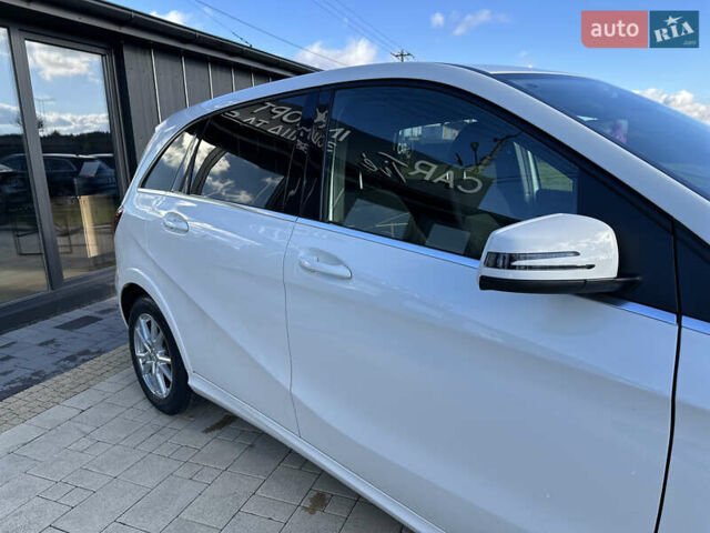 Білий Мерседес Б-клас, об'ємом двигуна 0 л та пробігом 63 тис. км за 11900 $, фото 4 на Automoto.ua