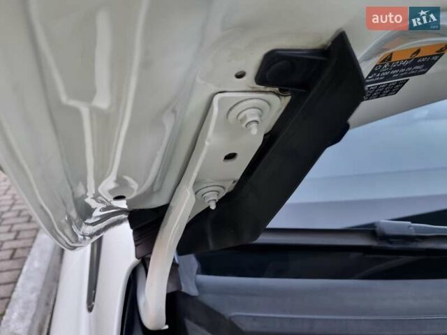 Білий Мерседес Б-клас, об'ємом двигуна 1.5 л та пробігом 269 тис. км за 15750 $, фото 47 на Automoto.ua