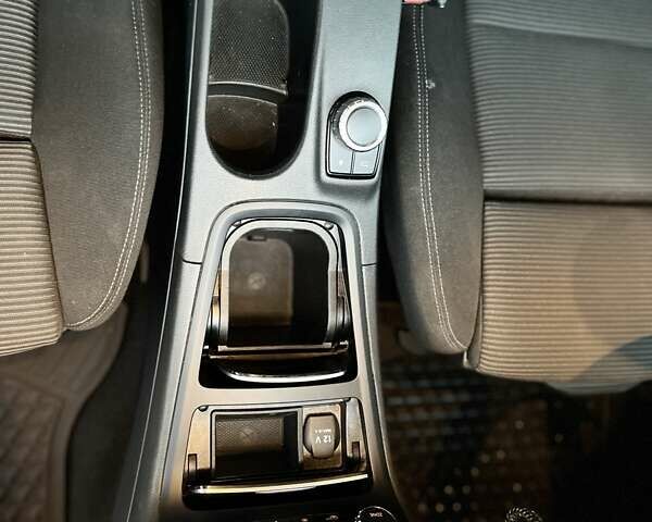 Білий Мерседес Б-клас, об'ємом двигуна 0 л та пробігом 122 тис. км за 10000 $, фото 13 на Automoto.ua