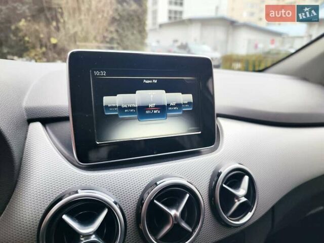 Белый Мерседес Б-класс, объемом двигателя 0 л и пробегом 60 тыс. км за 9999 $, фото 34 на Automoto.ua