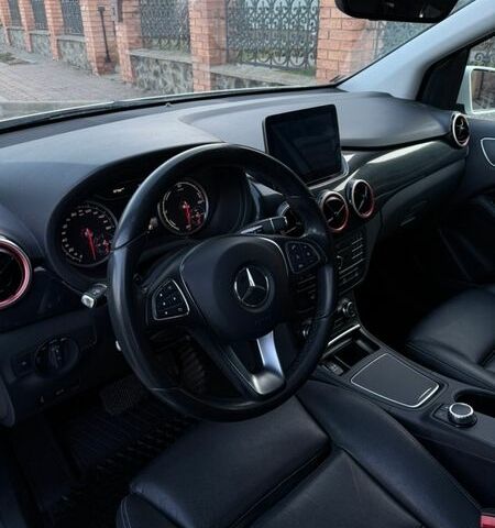 Белый Мерседес Б-класс, объемом двигателя 0 л и пробегом 91 тыс. км за 13000 $, фото 5 на Automoto.ua