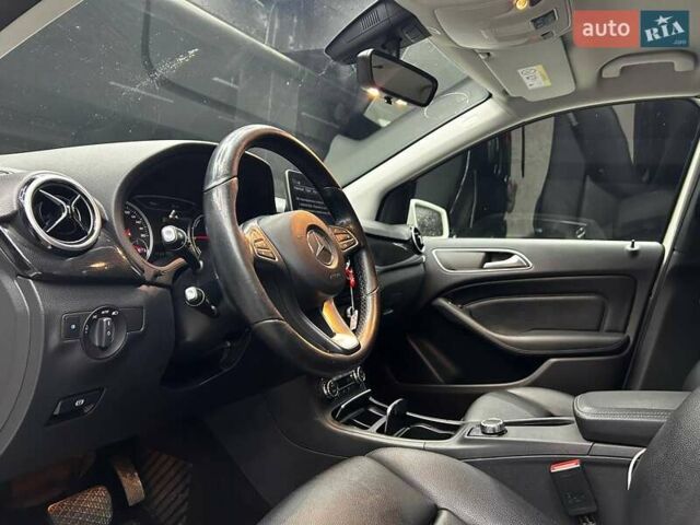 Белый Мерседес Б-класс, объемом двигателя 0 л и пробегом 120 тыс. км за 11800 $, фото 20 на Automoto.ua