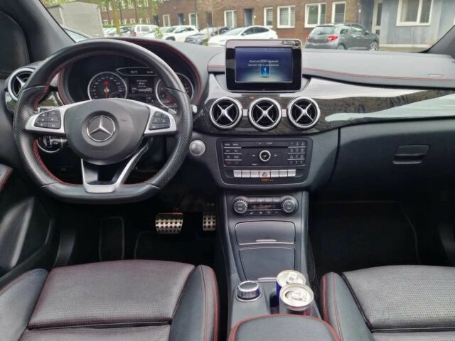 Белый Мерседес Б-класс, объемом двигателя 2 л и пробегом 79 тыс. км за 6700 $, фото 4 на Automoto.ua