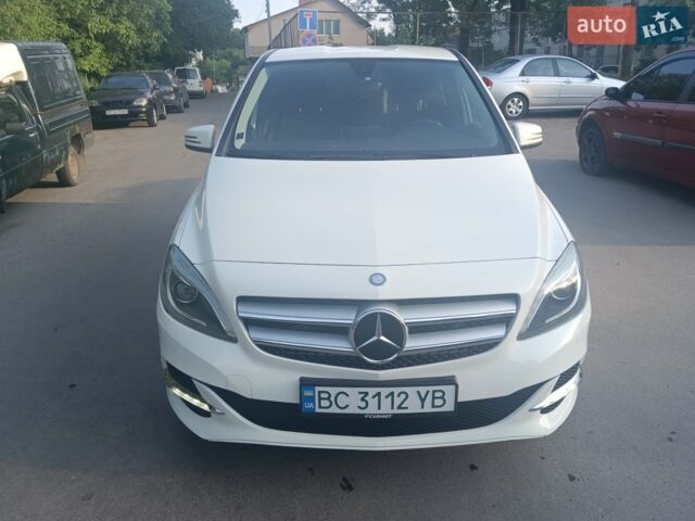 Білий Мерседес Б-клас, об'ємом двигуна 0 л та пробігом 120 тис. км за 10300 $, фото 1 на Automoto.ua