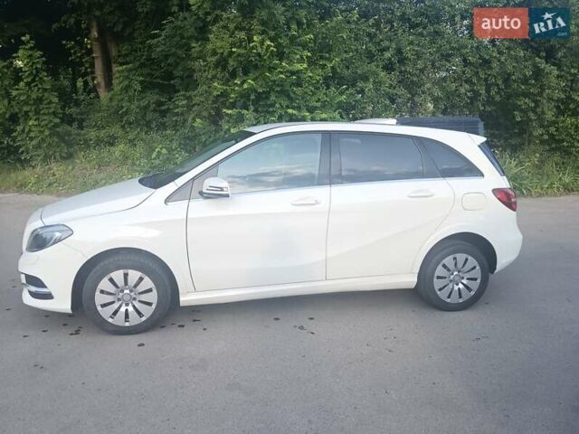 Мерседес Б-класс 2016 в Львове на Automoto.ua Белый Мерседес Б-класс, объемом двигателя 0 л и пробегом 120 тыс. км за 8700 $, фото 3 на Automoto.ua