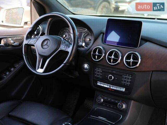 Білий Мерседес Б-клас, об'ємом двигуна 0 л та пробігом 137 тис. км за 14500 $, фото 14 на Automoto.ua