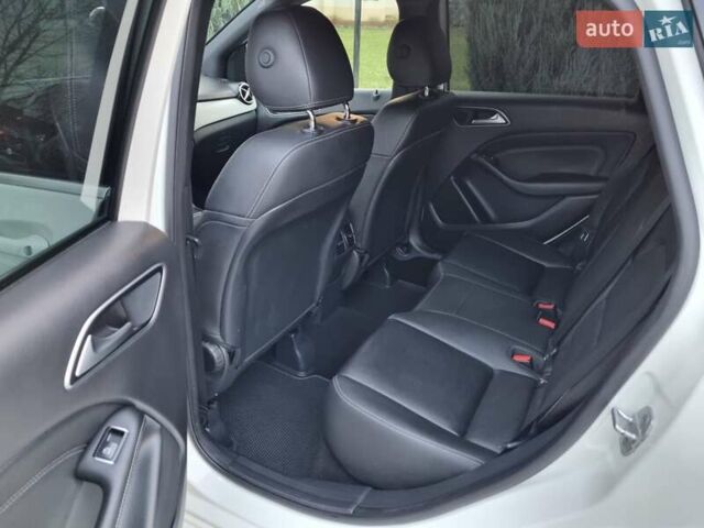 Білий Мерседес Б-клас, об'ємом двигуна 1.5 л та пробігом 269 тис. км за 15750 $, фото 22 на Automoto.ua