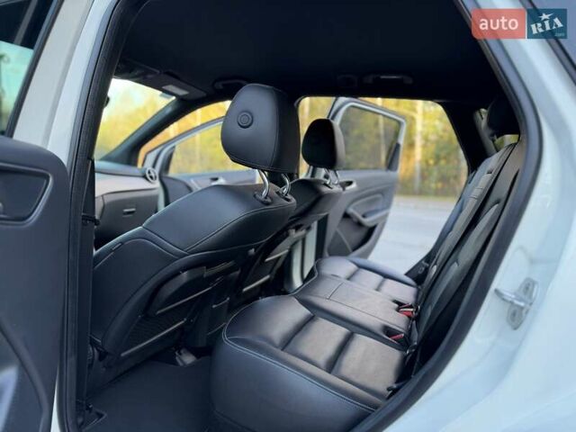 Белый Мерседес Б-класс, объемом двигателя 0 л и пробегом 90 тыс. км за 9800 $, фото 31 на Automoto.ua