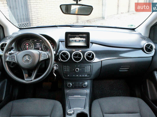 Белый Мерседес Б-класс, объемом двигателя 1.5 л и пробегом 178 тыс. км за 14500 $, фото 23 на Automoto.ua