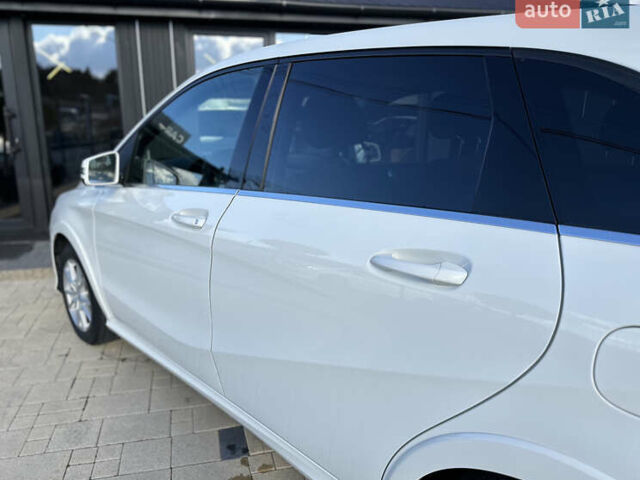 Білий Мерседес Б-клас, об'ємом двигуна 0 л та пробігом 63 тис. км за 11900 $, фото 9 на Automoto.ua