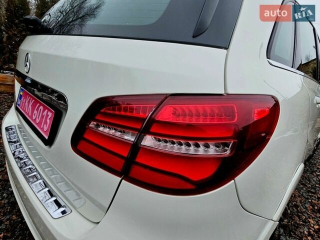 Білий Мерседес Б-клас, об'ємом двигуна 0 л та пробігом 179 тис. км за 9000 $, фото 25 на Automoto.ua