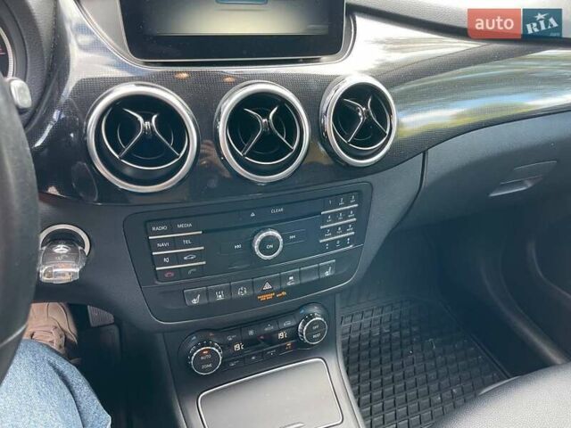 Білий Мерседес Б-клас, об'ємом двигуна 0 л та пробігом 94 тис. км за 11500 $, фото 7 на Automoto.ua