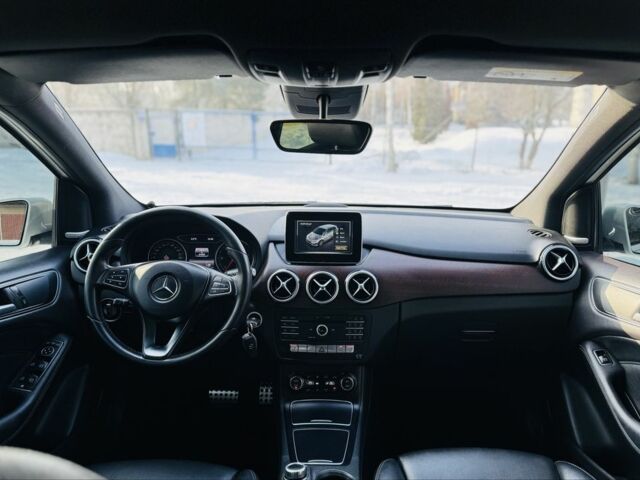 Белый Мерседес Б-класс, объемом двигателя 2.1 л и пробегом 67 тыс. км за 17500 $, фото 6 на Automoto.ua