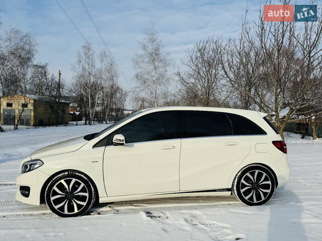 Білий Мерседес Б-клас, об'ємом двигуна 2.14 л та пробігом 67 тис. км за 17500 $, фото 3 на Automoto.ua