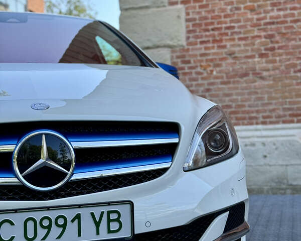 Мерседес Б-класс 2016 в Львове на Automoto.ua Белый Мерседес Б-класс, объемом двигателя 0 л и пробегом 75 тыс. км за 11900 $, фото 6 на Automoto.ua