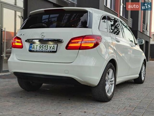 Белый Мерседес Б-класс, объемом двигателя 0 л и пробегом 85 тыс. км за 10500 $, фото 6 на Automoto.ua